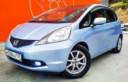 <span style="font-weight: bold;">HONDA FIT&nbsp;</span>