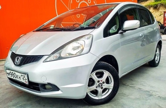 <span style="font-weight: bold;">HONDA FIT</span>