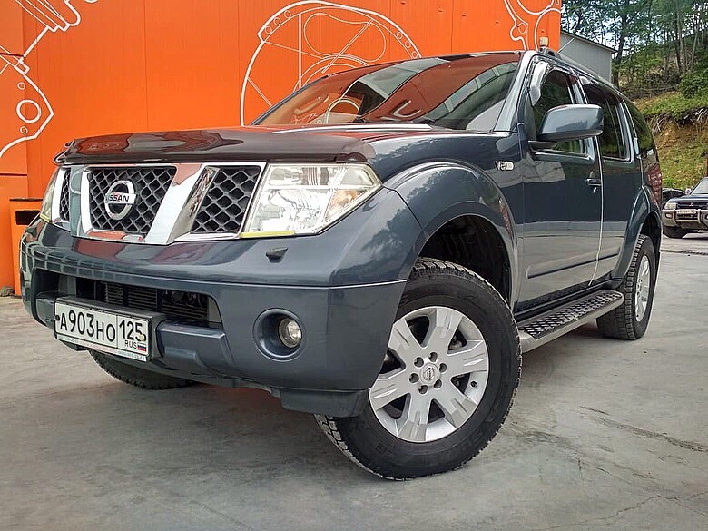 <span style="font-weight: bold;">NISSAN Pathfinder&nbsp;</span>